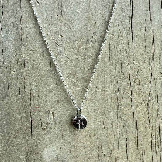 Round silver cross charm necklace 18" chain